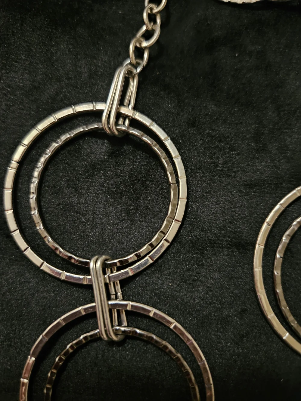 paparazzi Silver Textured Circle Link Necklace with Hoop Earrings